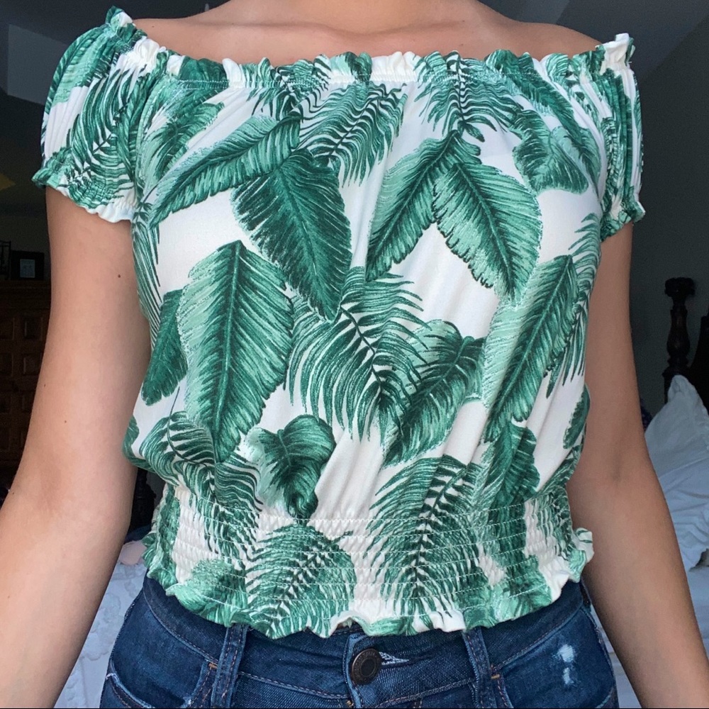 Off the shoulder top size S/M